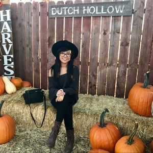 Meet your Posher, Roleza